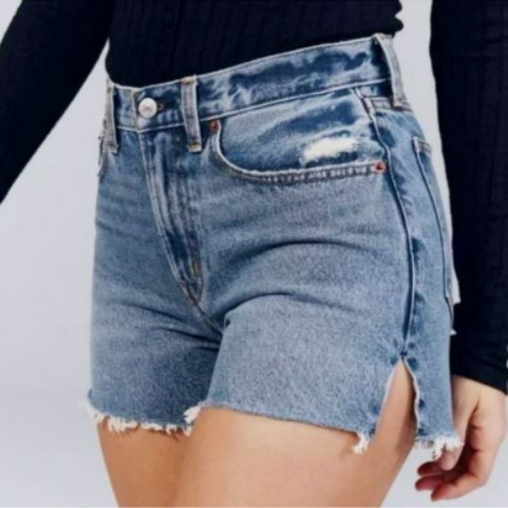 Abercrombie & Fitch Mid Rise Boyfriend Short Curve Love 26/2